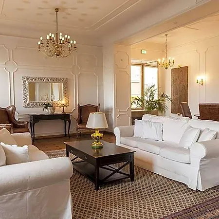 Bristol Hotel 4*