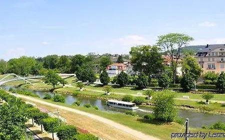 Bristol Отель 4*